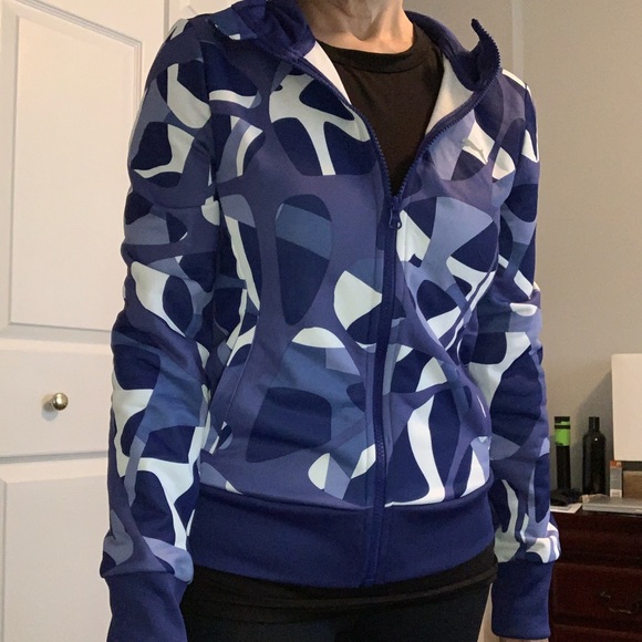 Puma Tops - PUMA hooded fitness jacket in spectrum blue